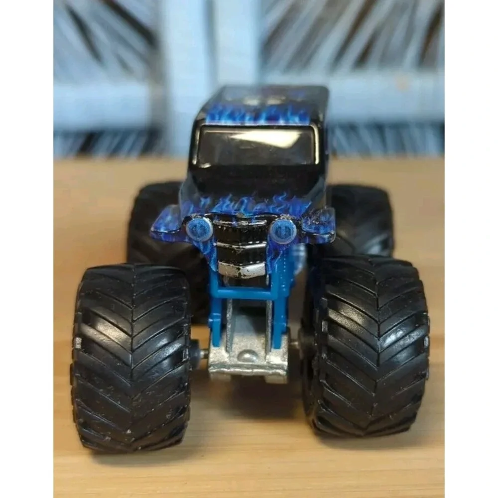 Son uva Digger monster‎ truck No Rims
